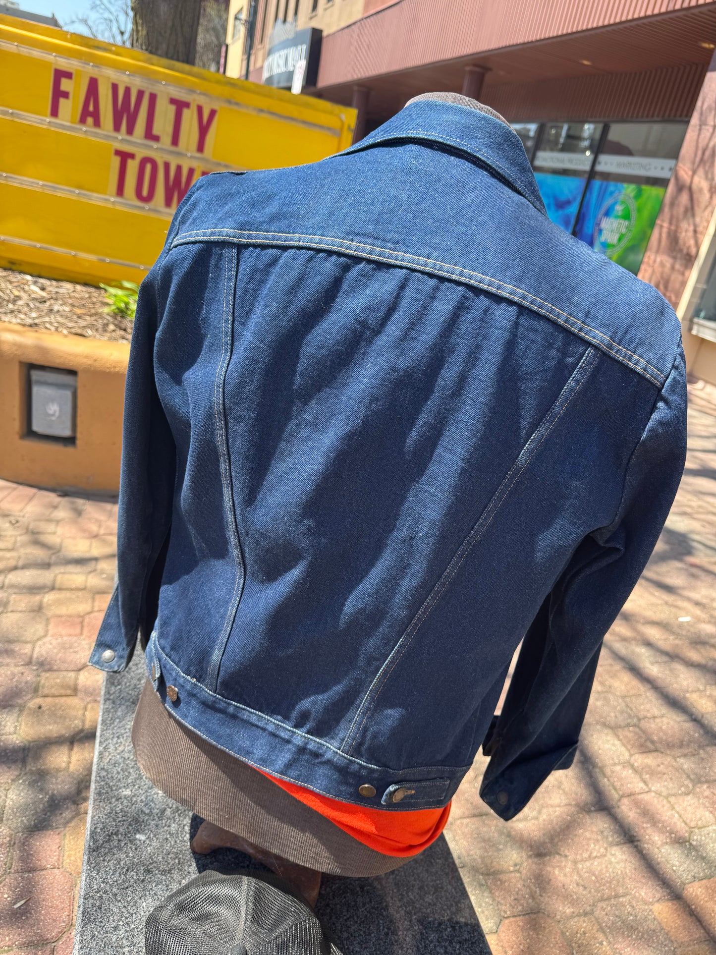 Vintage 1980s Rustler Medium Denim Jacket – Minnesota DNR Non-Game Wildlife Volunteer Patch